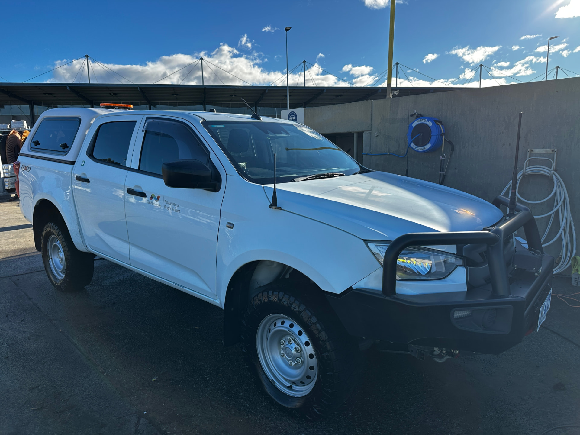 Detailed Isuzu D-Max dual cab fleet ute
